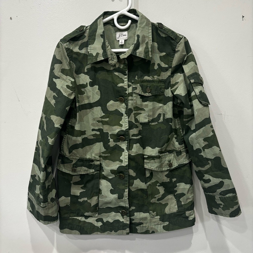 J. Crew Camo Button Down Jacket Women’s Size Small